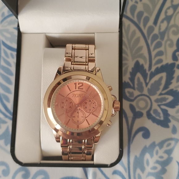 Watch - Picture 1 of 2